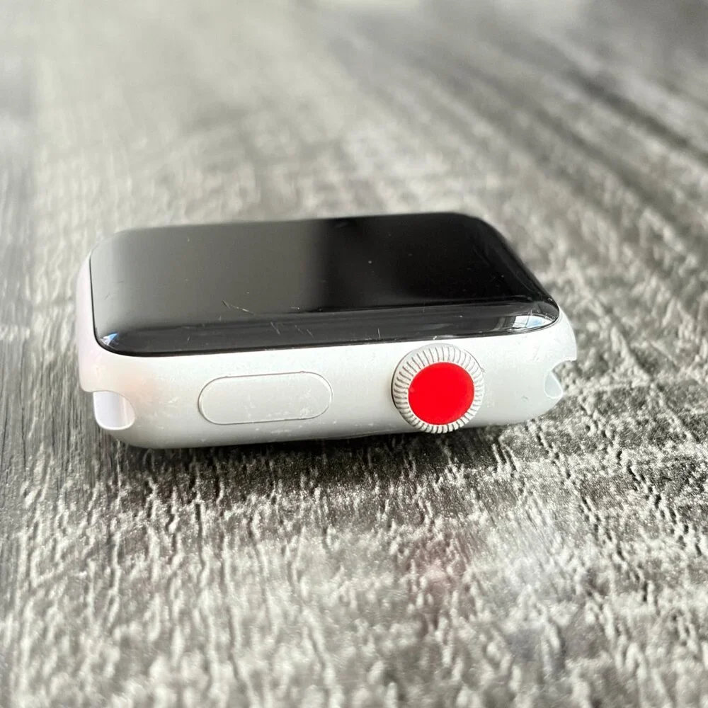 Apple Watch Series 3 – 42mm – Aluminum – Cellular - Fair Condition